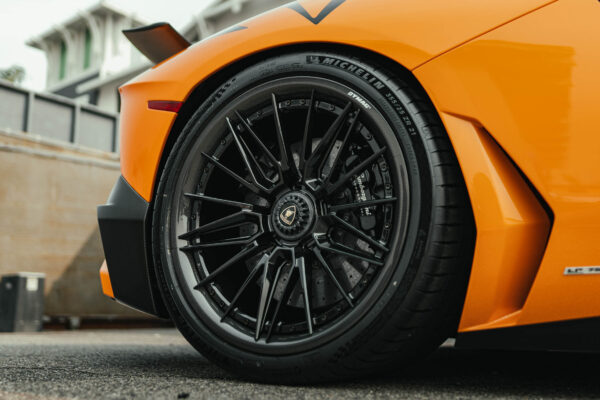 AL13-2pc-2piece-CFDT017-Forged-Series-Lamborghini-Aventador-SV-Shoreline-Centerlock-Dymag-©-AL13-Wheels-2021-15