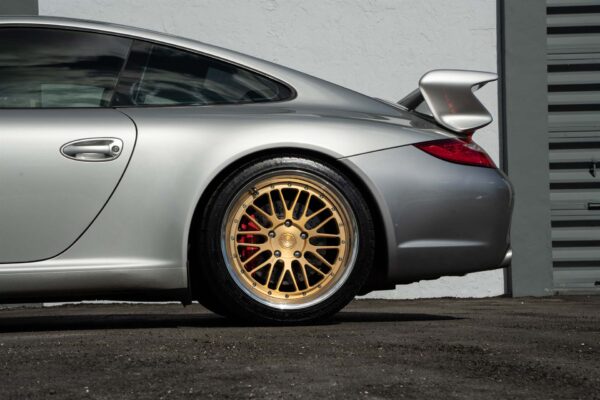 Porsche-996-Carrera-on-AL13-Wheels_51869250247_o